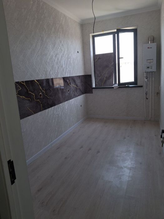 Бобур махаллада 5хонали 120 м² кв сотилади