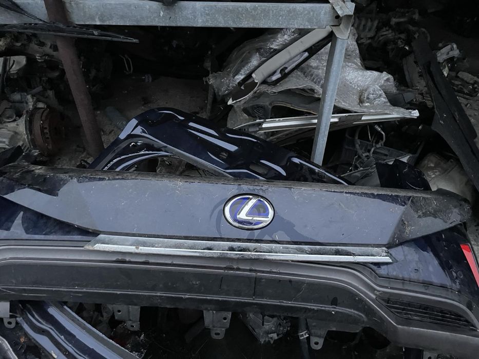 Lexus 450 h на части 2018 година