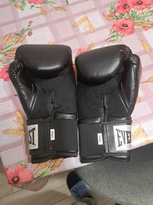 Manusi de box Everlast/bandaje venum