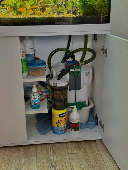 Vând acvariu profesional