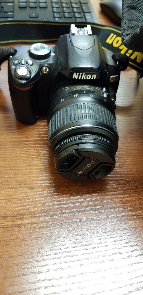 Nikon D60 зеркальный фотоаппарат