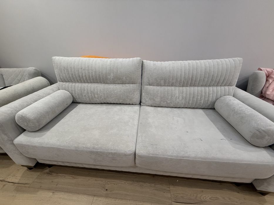 Продам диван и два кресла