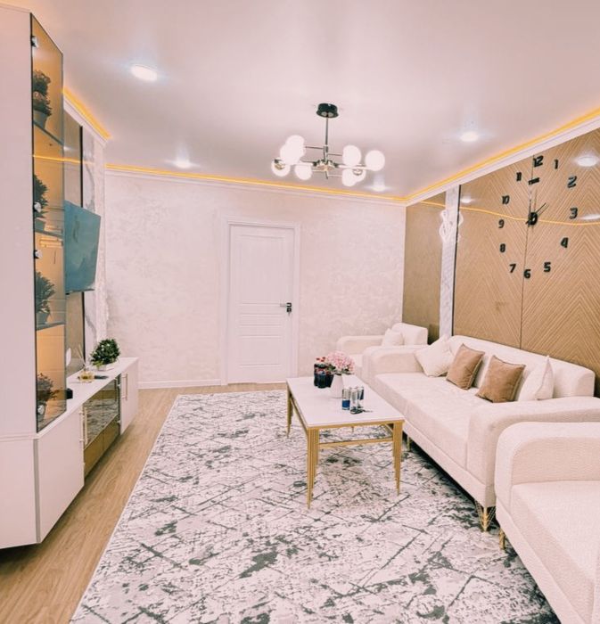 Чиланзар 9 квартал 2 комнаты 4 этаж кирпич балкон 2*6