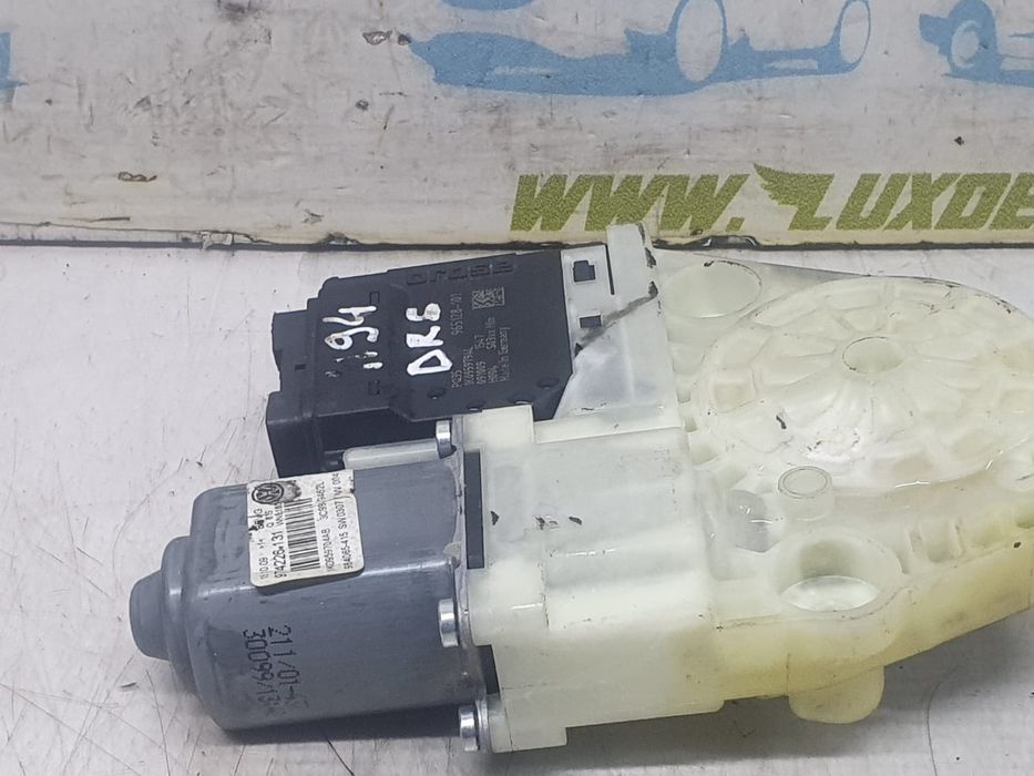 Motoras geam dreapta spate Volkswagen Passat B6 (2005 - 2010)CBDC