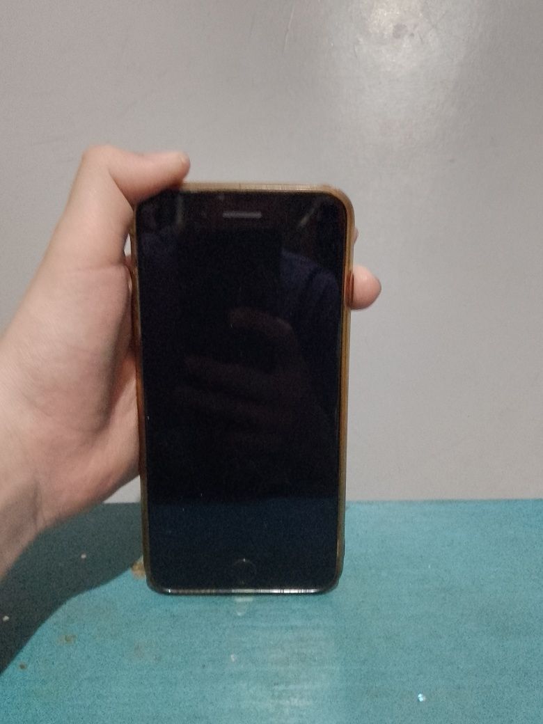 Продаю айфон 7 + 256 Гб