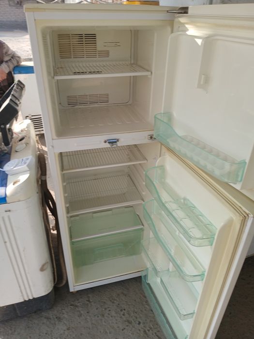 холодильник сотилади холати яхши