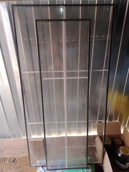 Стеклопакет с железкой внутри (шпросы) однокамерный без трещин, целые