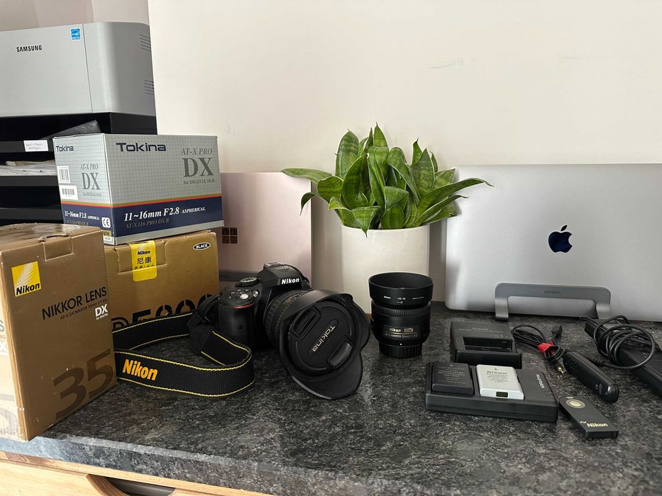 Nikon D5300 + Tokina 11-116mm + Nikkor 35mm