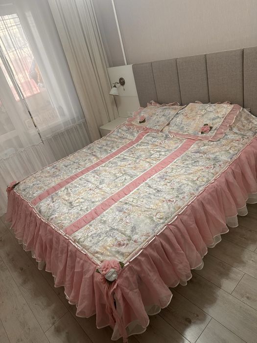 Продам покрывало с наволочками