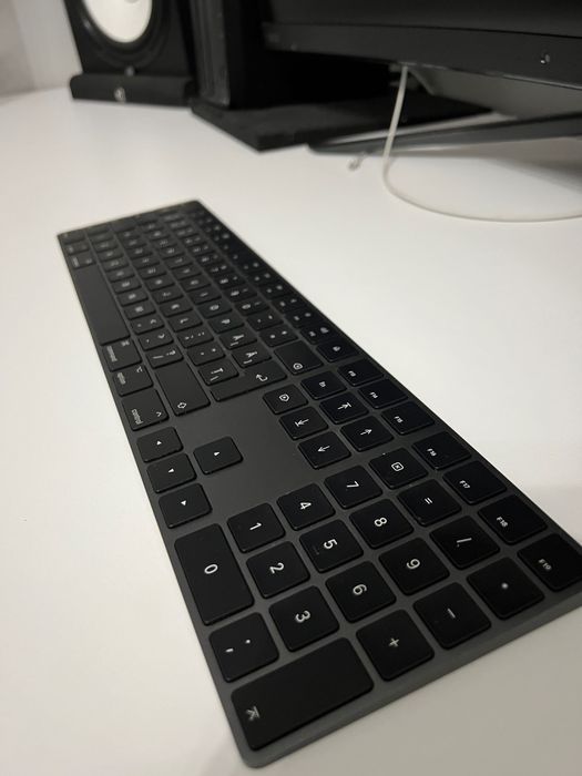 Tastatura Apple, varianta black!