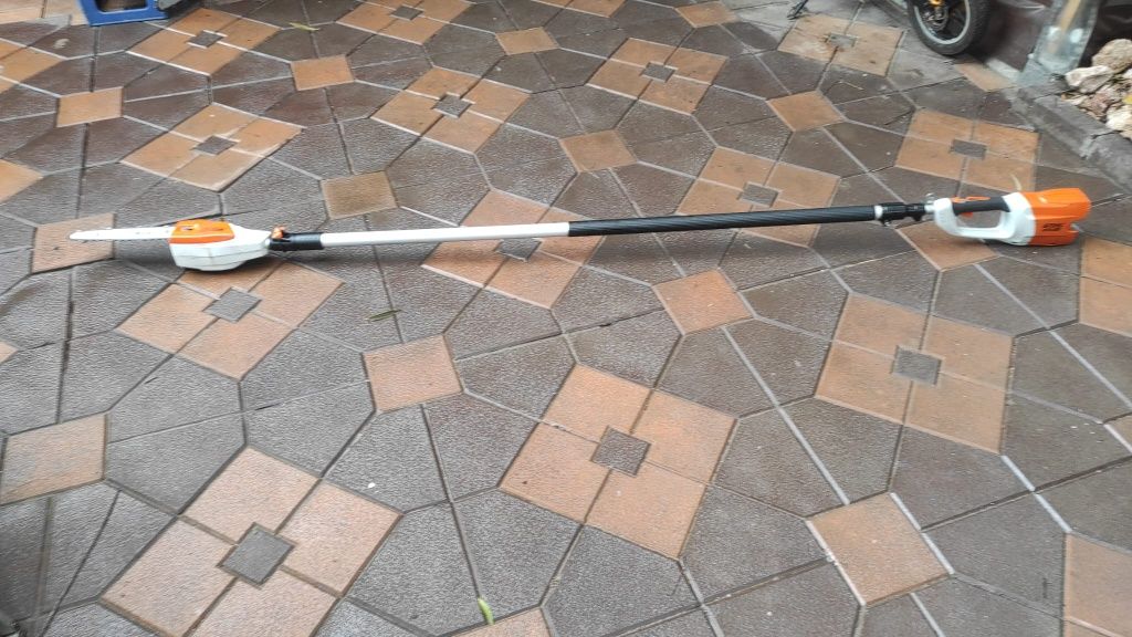 Sthil HTA 85  cu brat telescopic ptr. Curățat pomi