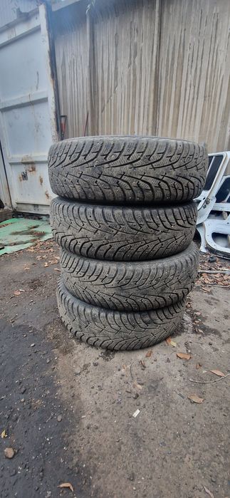 Продам зимнюю резину 235×75 r15