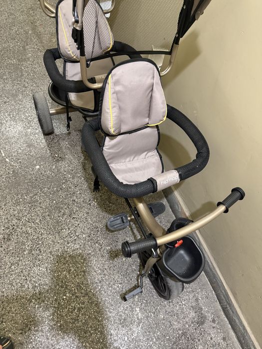 Триколка за близнаци