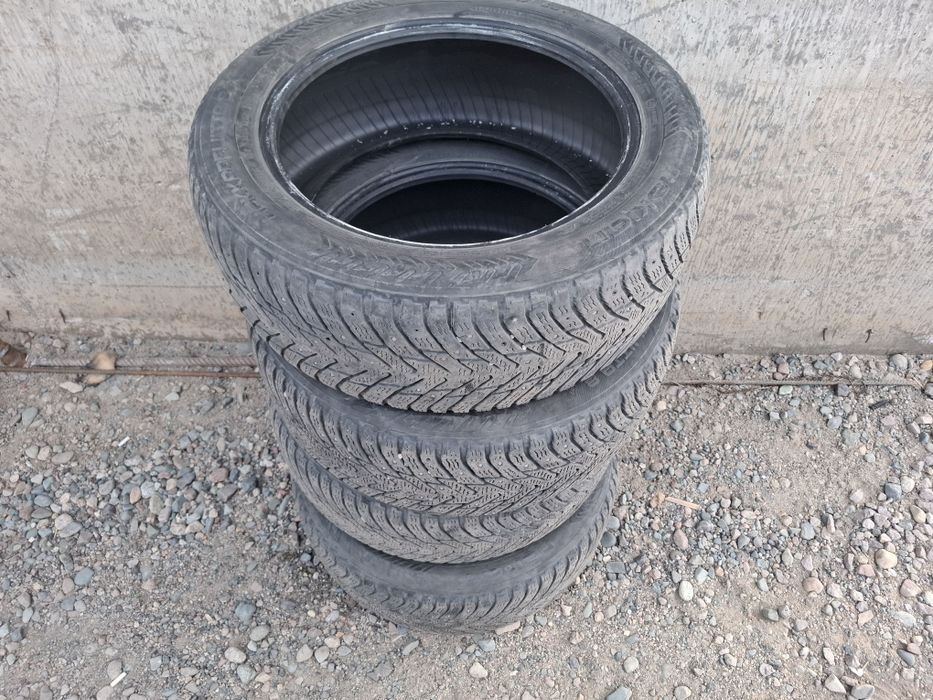 шины 215 55 R17.
