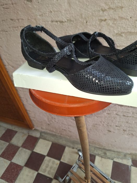 Sandale negre Fox,mărime 37