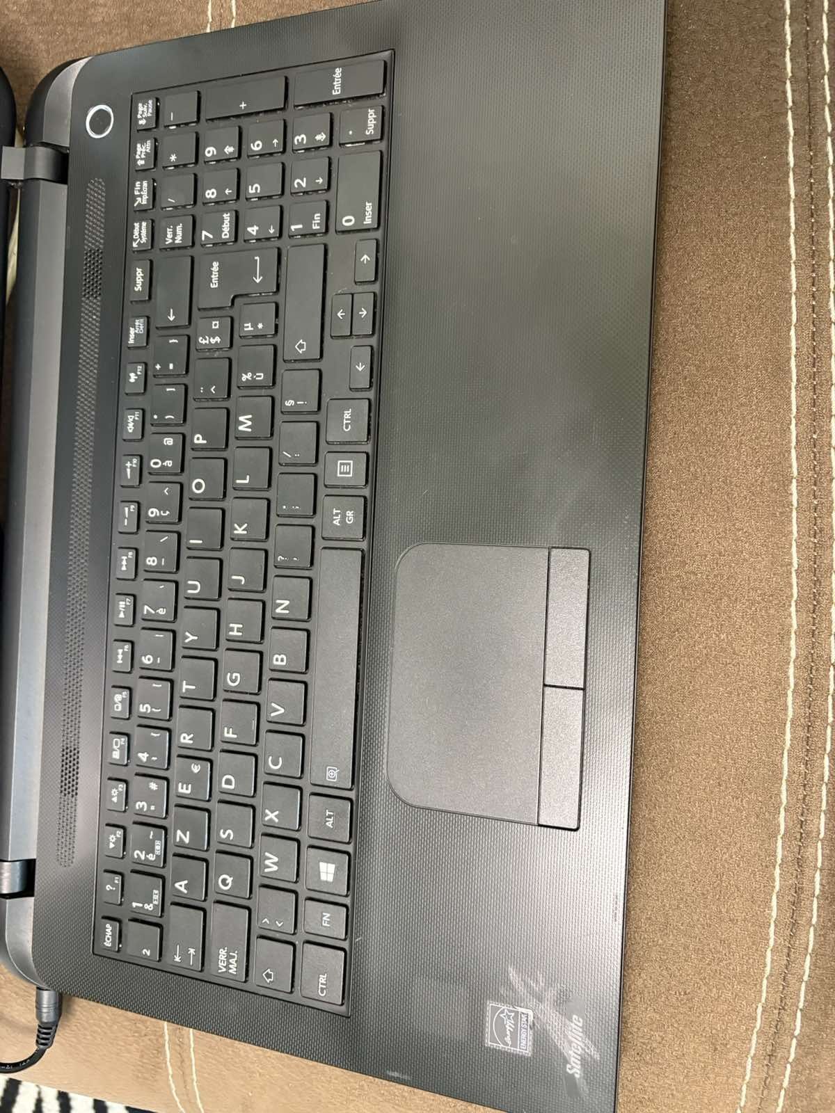 Лаптоп toshiba  320гб 4рам