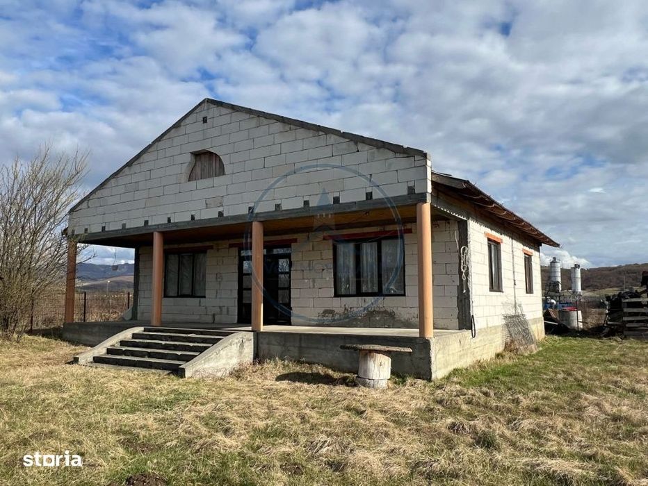 Casa la rosu in Livezile – doar 47.000 €