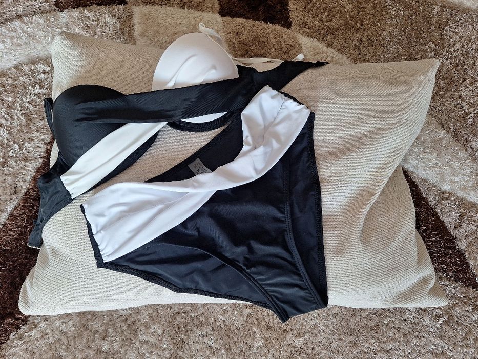 Дамски бански костюм