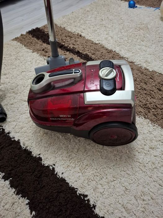 Пылесос в рабочем состоянии 9000 торг