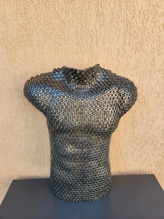 Vând Bust Artistic Unic Realizat din Piulițe Metalice Suda