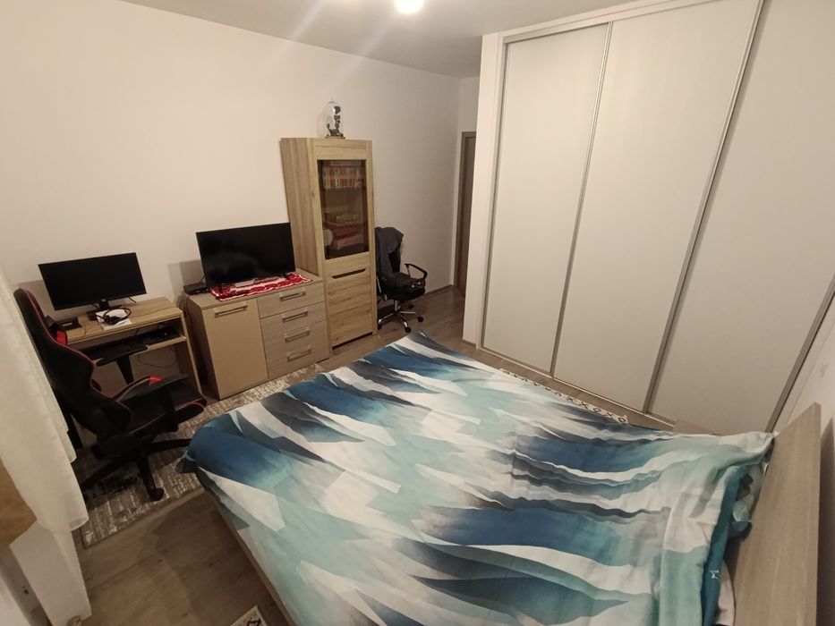 Vand apartament in Floresti