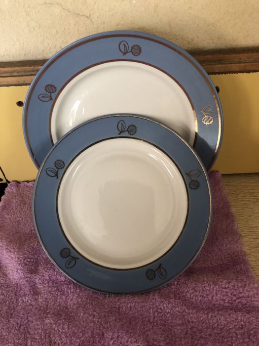 Посуда из серванта