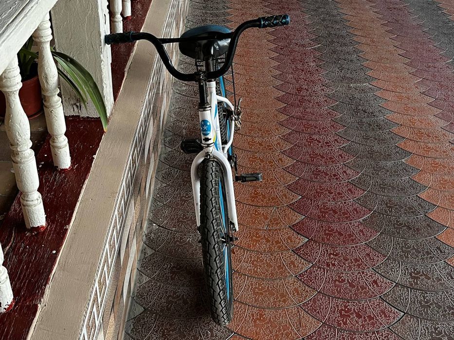 Velosiped sotiladi 20 duym       Продается велосипед 20 дюймов