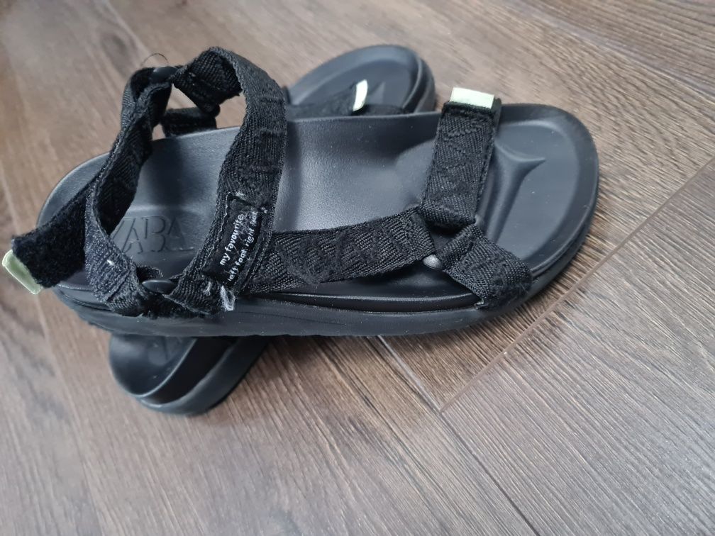 Vând sandale pentru fete ZARA