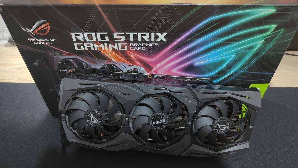 Продам видеокарту ASUS ROG Strix RTX 2070 SUPER Advanced