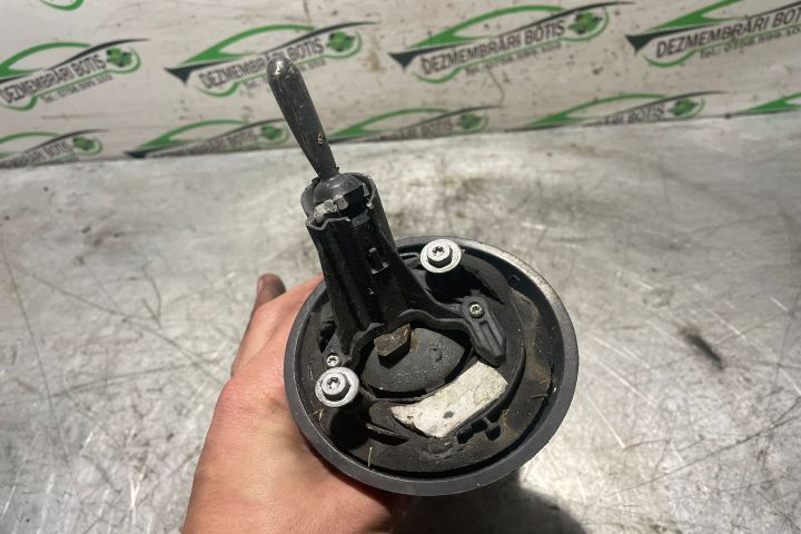 Oglinda stanga manuala E20103017 / E2 0103017 Dacia Logan prima gener