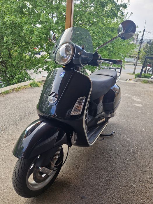 Piaggio Vespa GTS 125