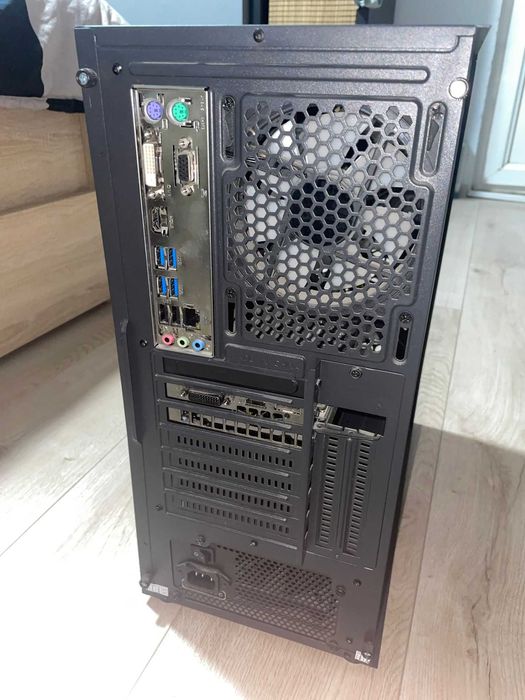 Calculator de vanzare AMD Ryzen 5 PRO cu NVIDIA GTX 1650 SUPER 4 GB.