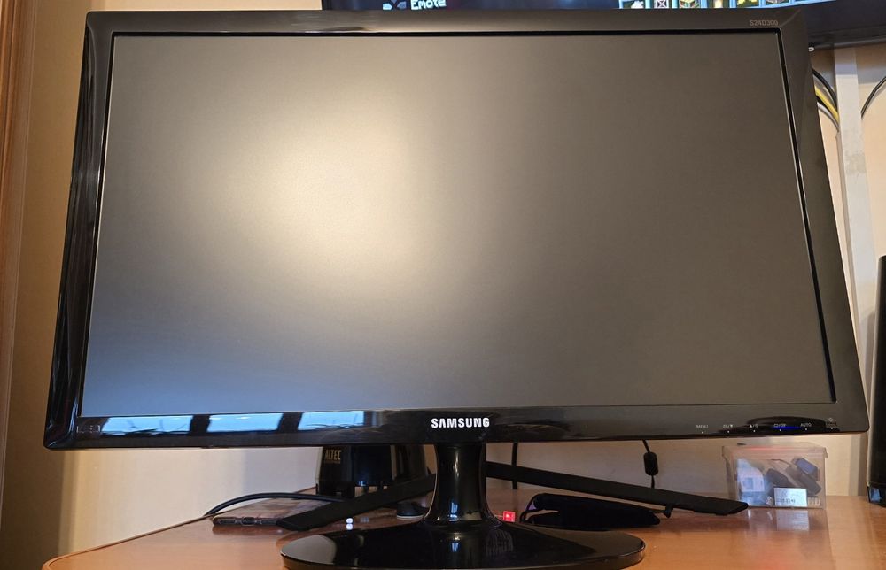 Vând monitor Samsung LED 24 inch