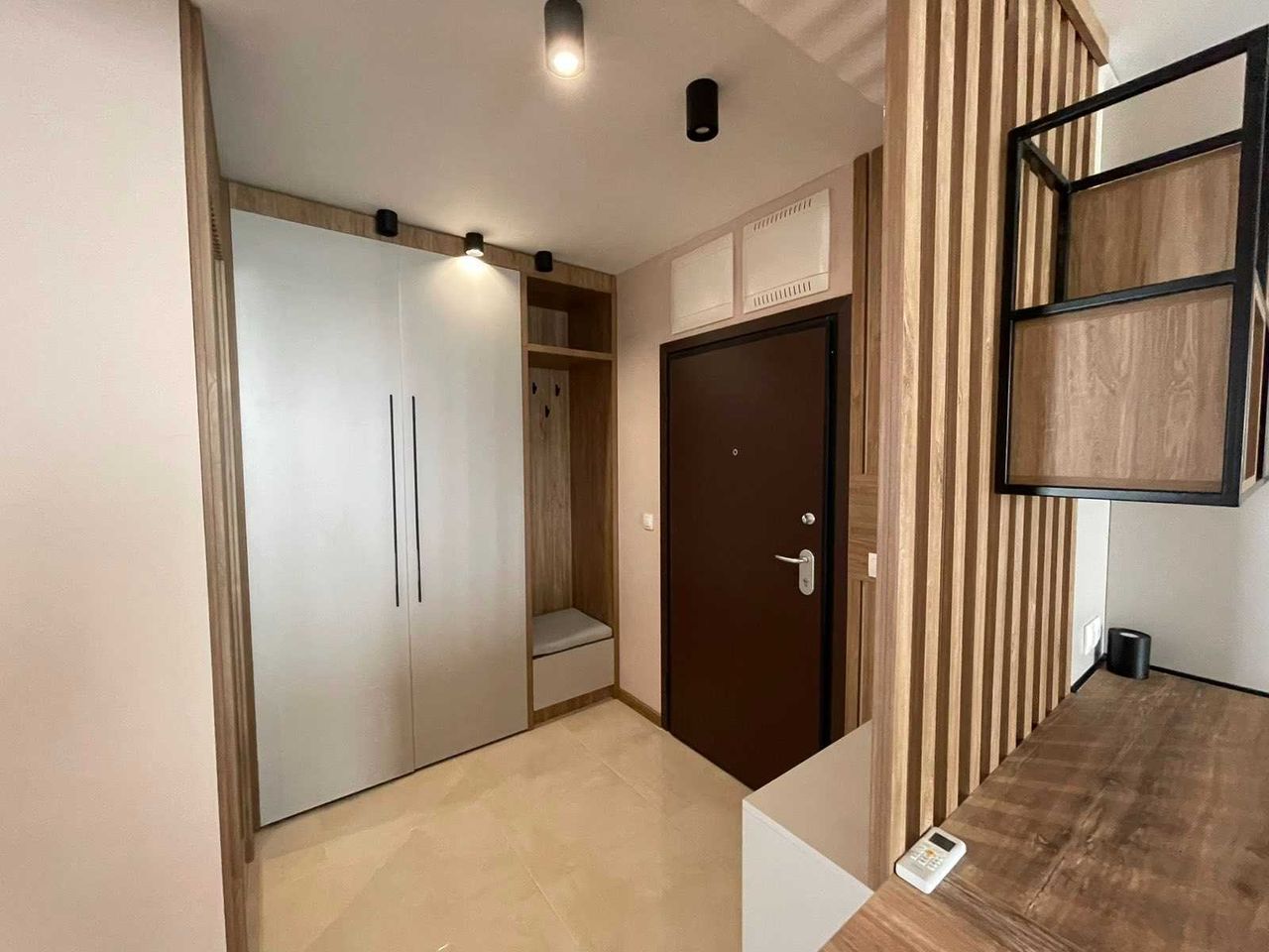 Дава се под наем Тристаен апартамент в Бургас, Славейков - 120 кв.м за 484.5 € - Снимка #10