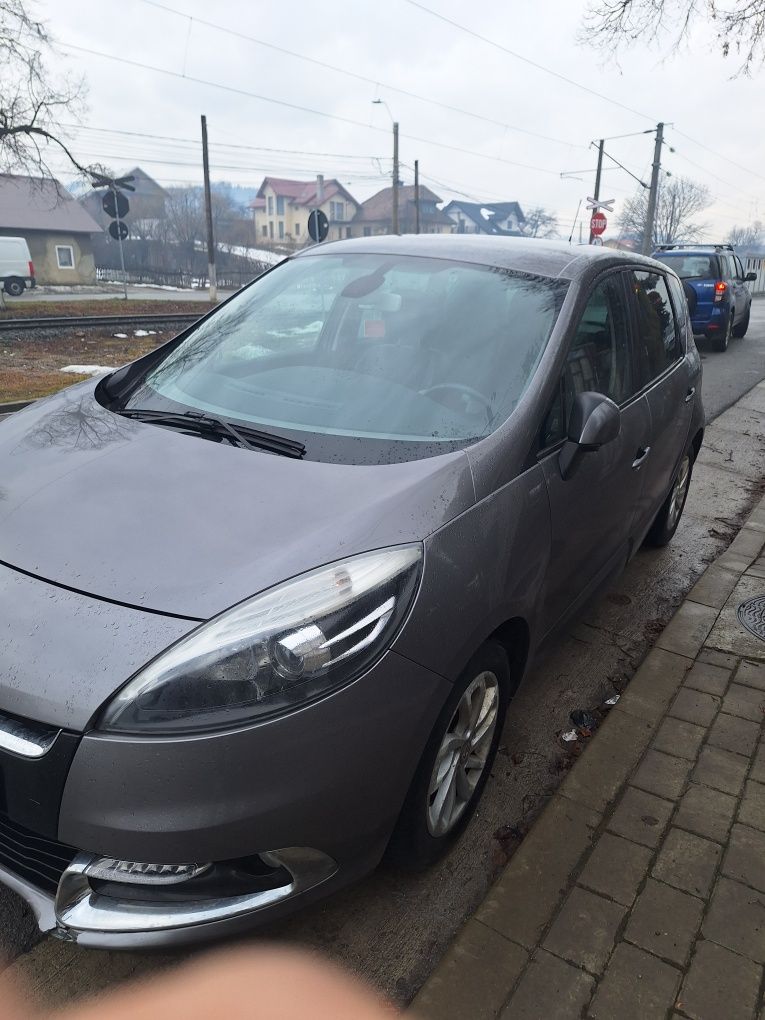 Vând pentru dezmembrare Renault megan scenic  1,6