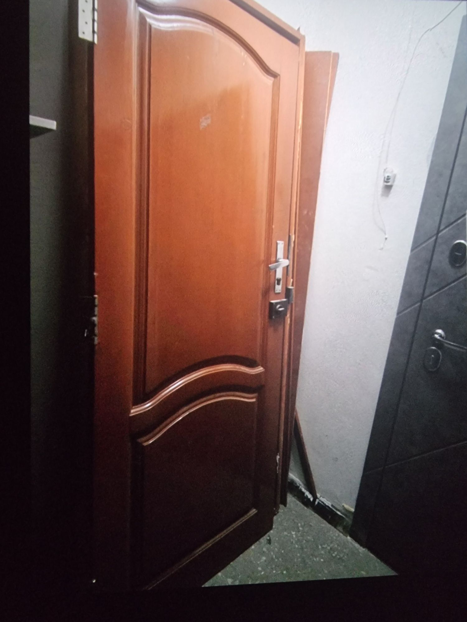 Дверь деревянные