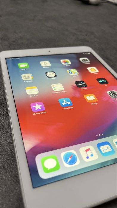 iPad Mini 2 Wi-Fi 32GB в отличном состоянии.
