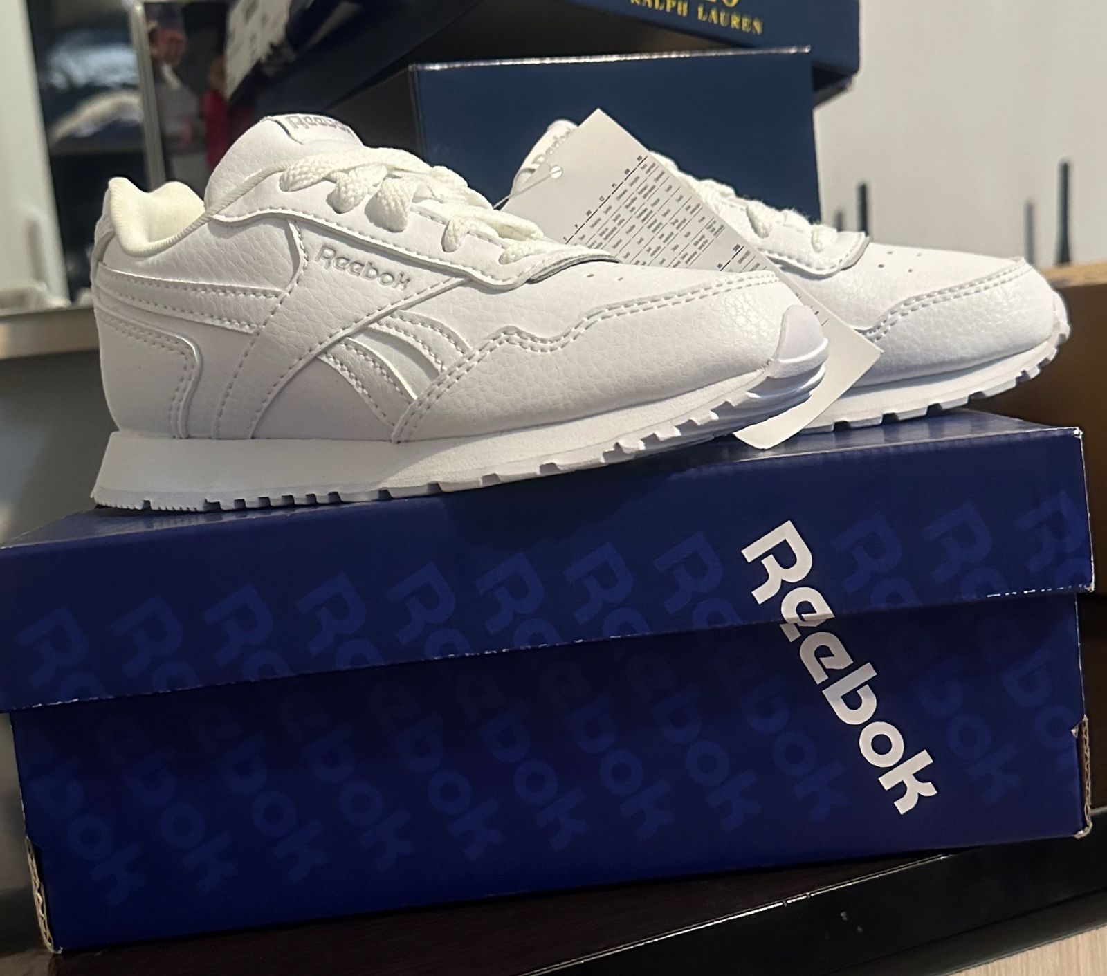 Продам кроссовки новый reebok