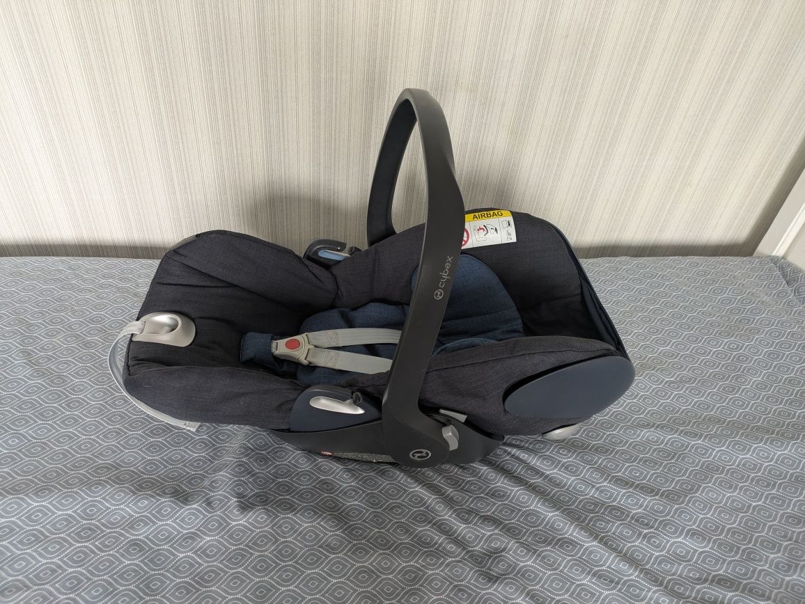 Столче за кола Cybex с база изофикс