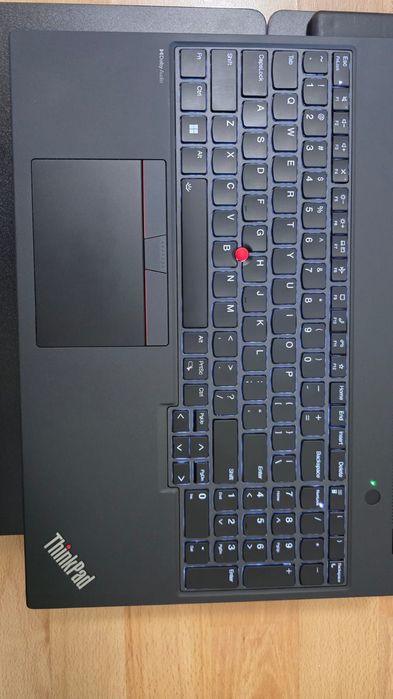 Laptop Lenovo ThinkPad P16s Gen 2 AMD Ryzen 7 PRO 32GB RAM 512 SSD