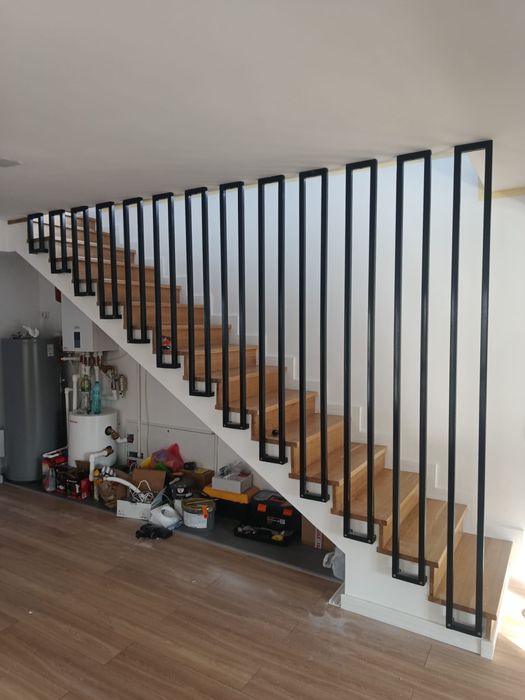 Balustrada fier forjat,scari metalice,riflaje metalice,porti.jaluzel