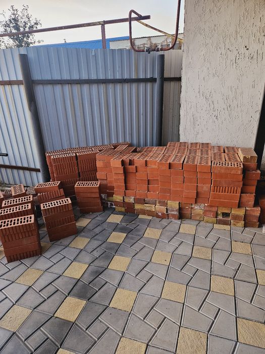 Кирпичи облицовочный
