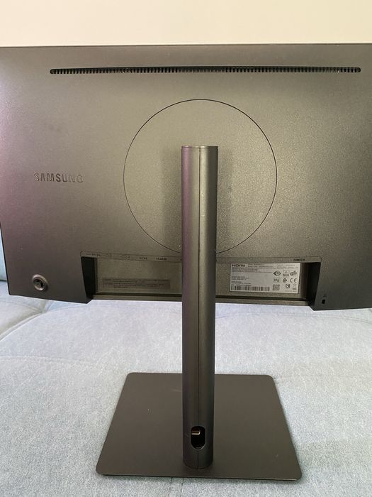 Monitor samsung led 27 inci