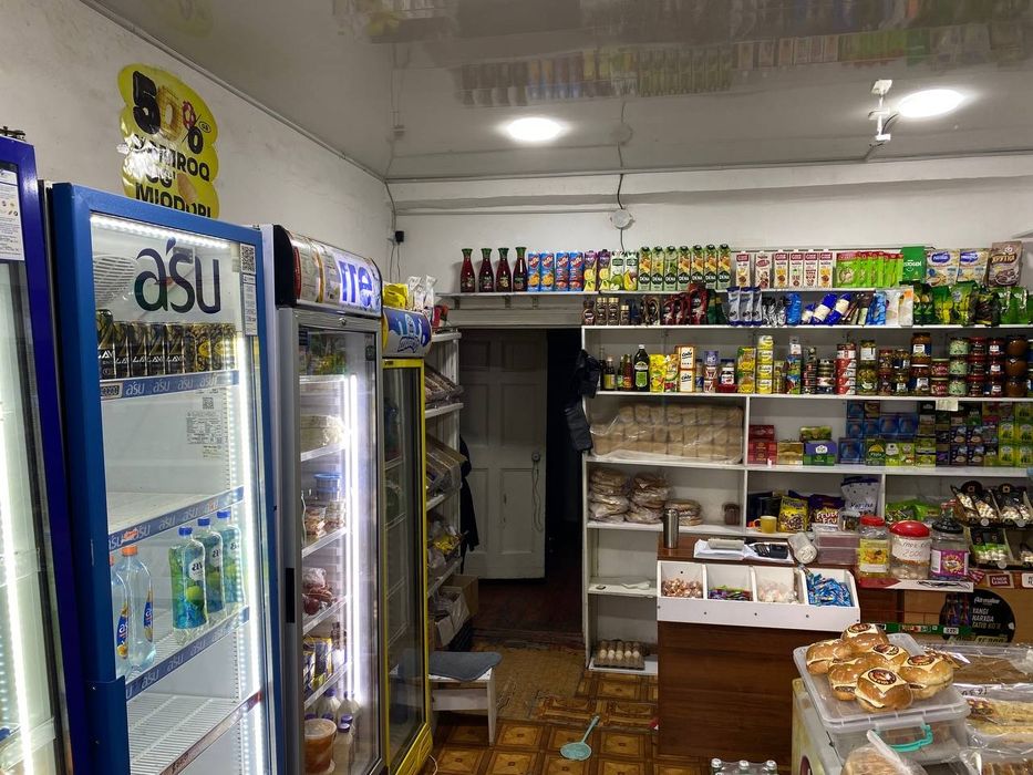 Чирчик шахрида гор болнитцани олдида Магазин арендага берилади 3хонали