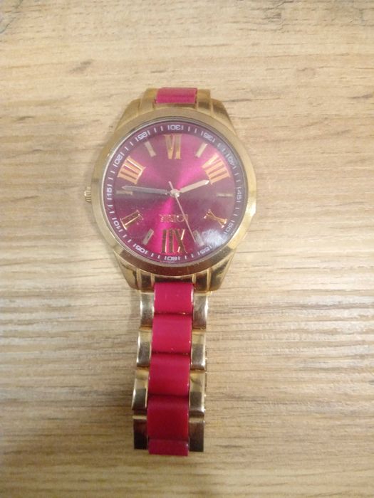 Loisir дамски часовници