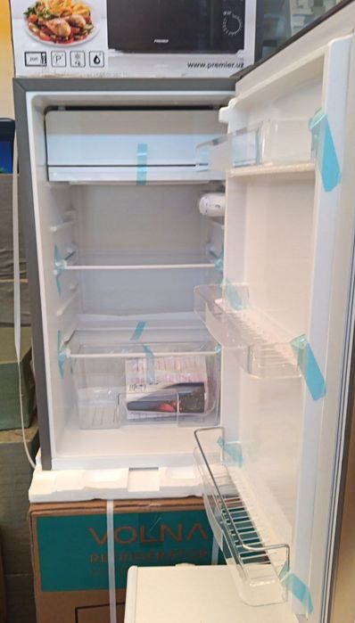 BOOOM SKIDKA VOLNA holodilnik 85 smli Ofisniy variant 2 yil garantiya