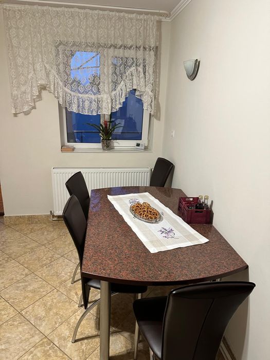 Închiriez casa in regim hotelier.