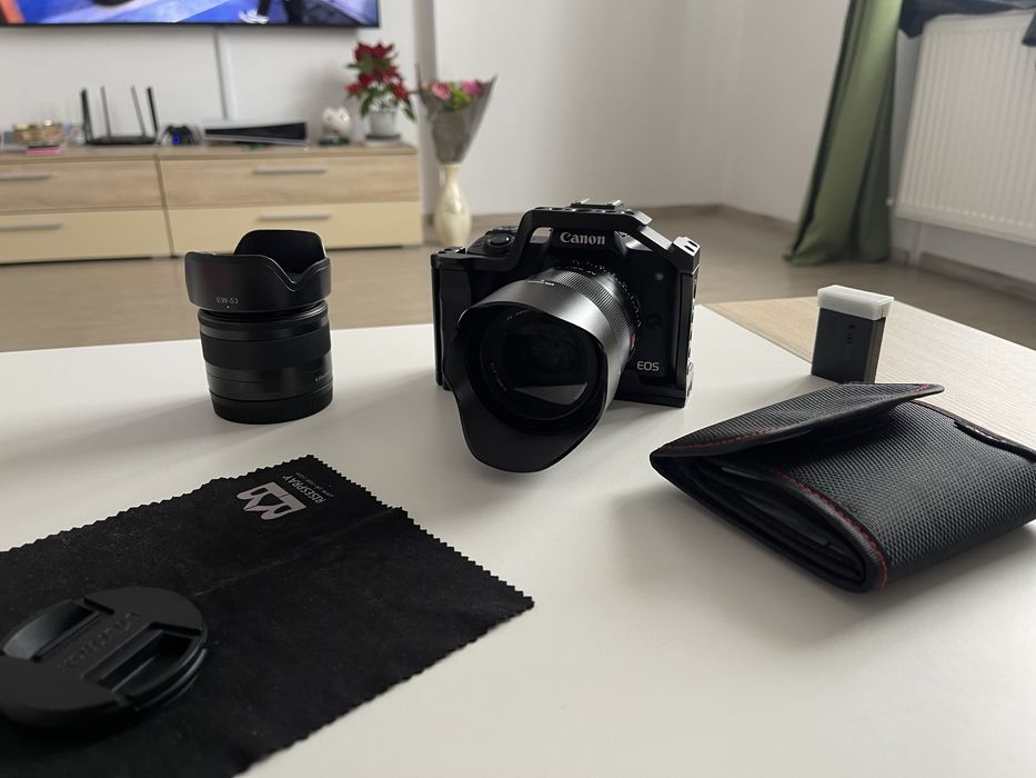Canon eos M50 + 2 obiective + accesorii