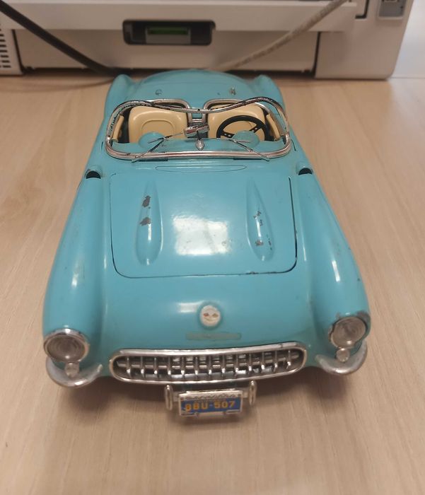 Метална кола chevrolet 1/18