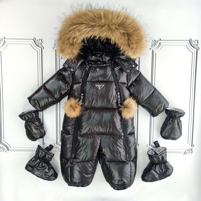 Продам комбинезон. От рождения до года